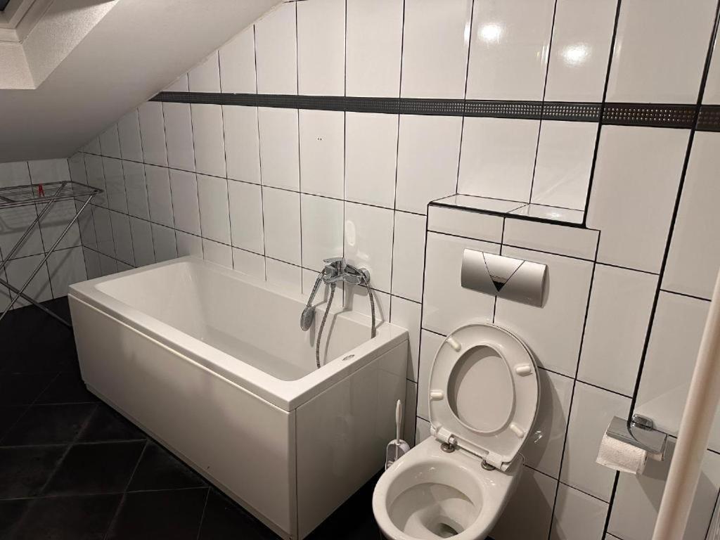 Rooms Near The Airport SJJ Exterior foto